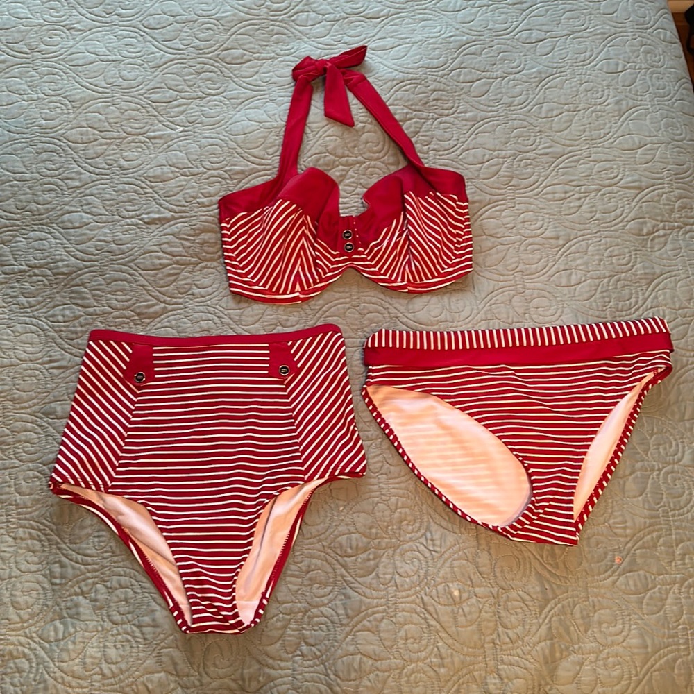 Panache 32G bikini, with 2 matching bottoms, size small.